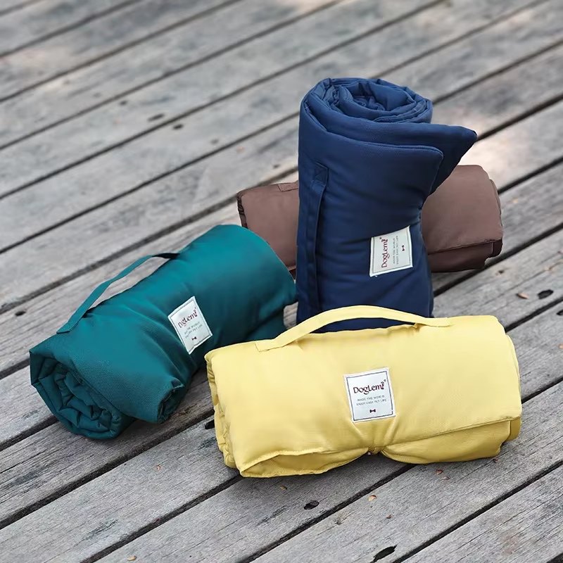 Elevyt Flint Waterproof Travel Blanket 95 x 65 cm